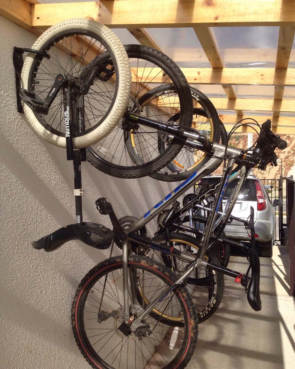Instalación de soporte para colgar bicicleta